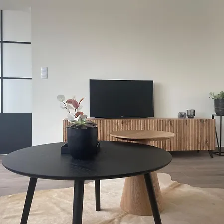 Feel@home Aan Zee Villa *